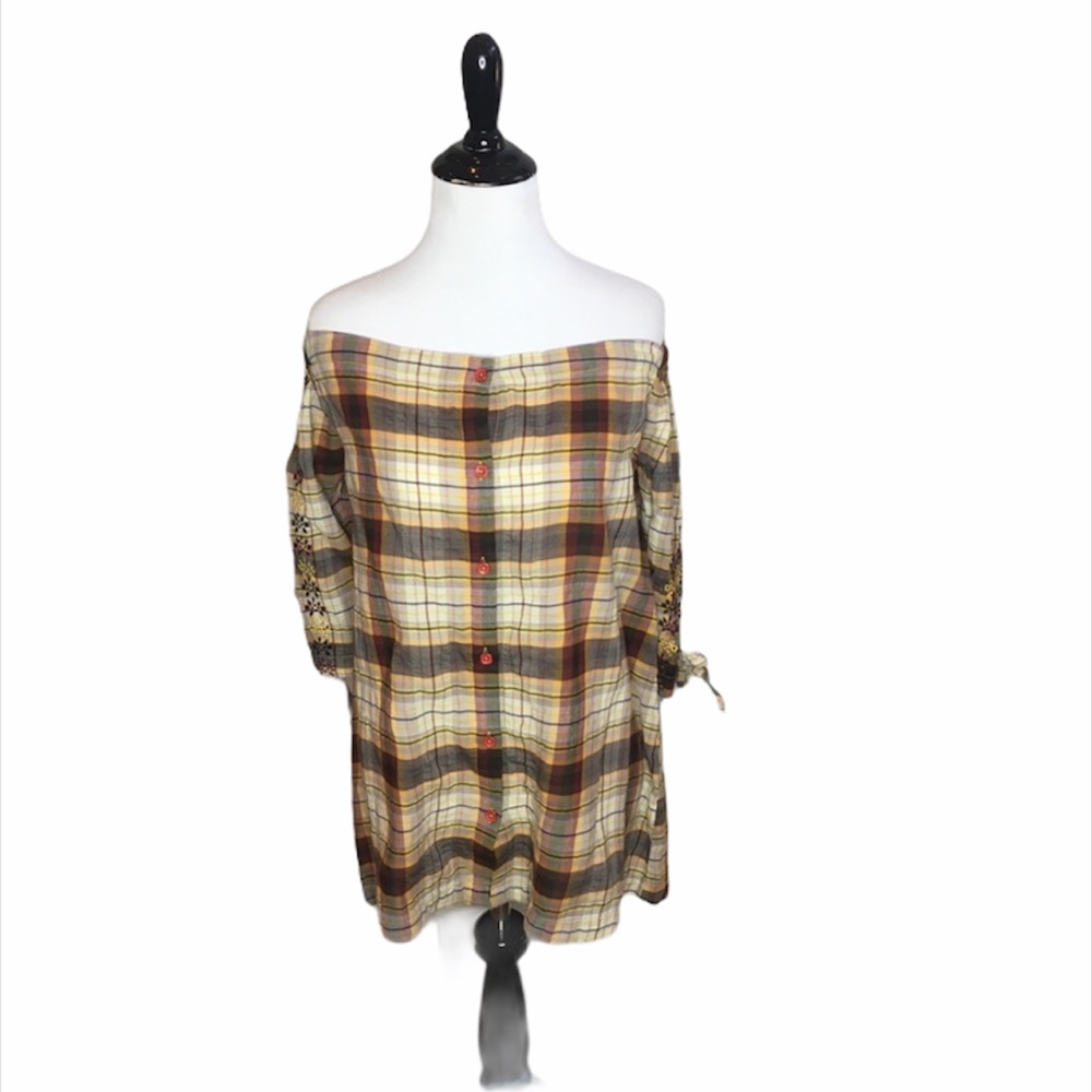 Given Kale Plaid Embroidery Off Shoulder Size: Small